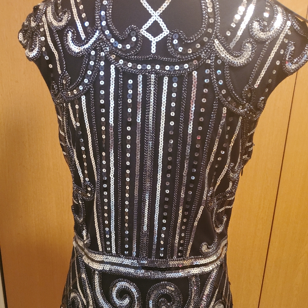 Dress - Picture 2 of 4